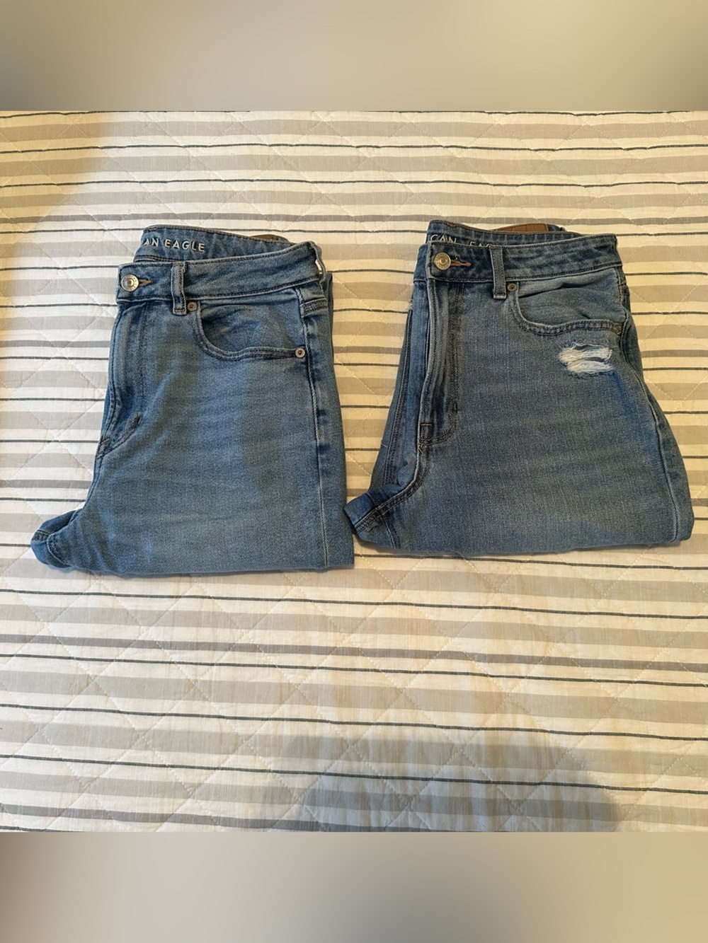 American Eagle Outfitters High-Rise Blue Denim Jeans - medium Wash